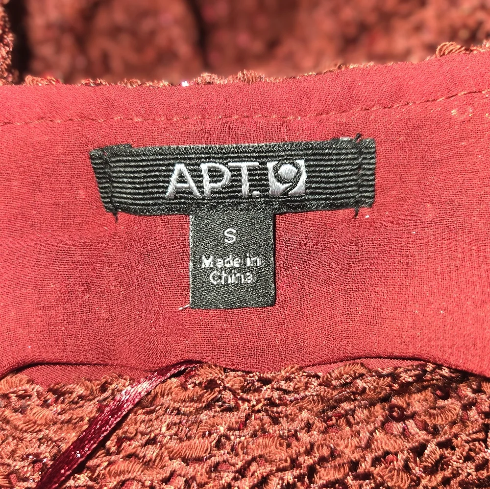 APT 9 DARK RED LONG SLEEVE SEQUINS SIZE S - Picture 3 of 3